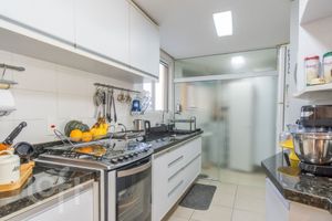 Image 21 - 825121