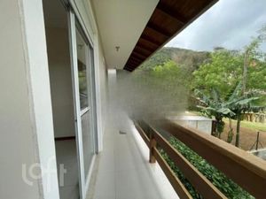 Image 10 - 825232