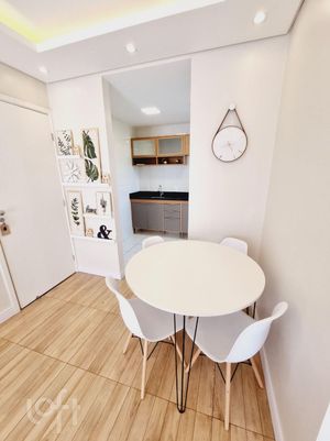 Image 3 - 825242