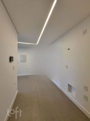 Image 5 - 825267