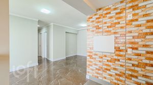Image 6 - 825268