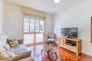 Image 1 - 825296