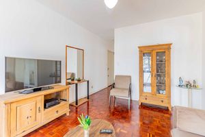 Image 3 - 825296