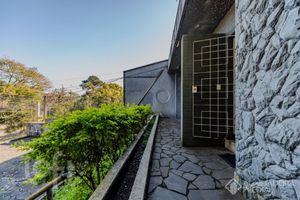Image 33 - 825307