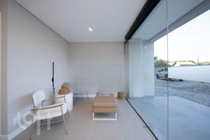 Image 21 - 825317