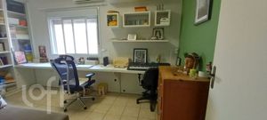 Image 17 - 825347