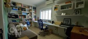 Image 14 - 825347