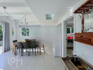 Image 21 - 825355