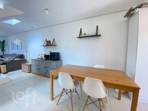 Image 19 - 825373