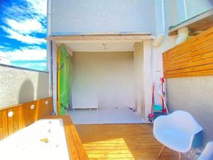 Image 8 - 825373