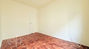 Image 13 - 825377