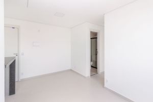 Image 4 - 825496