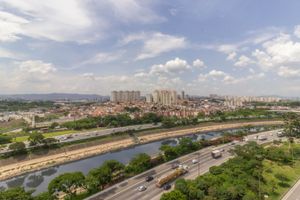 Image 16 - 825496