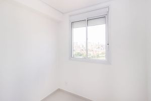 Image 19 - 825496