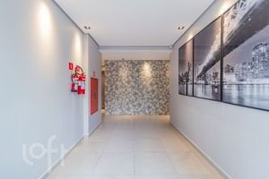 Image 20 - 825571