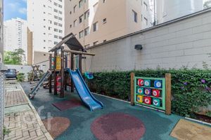 Image 23 - 825571