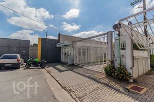 Image 37 - 825571