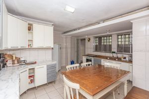 Image 33 - 825597