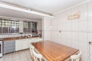 Image 34 - 825597