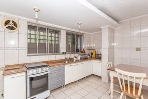 Image 37 - 825597