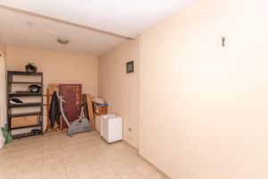 Image 39 - 825597