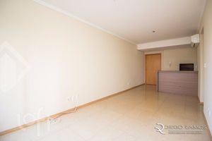 Image 3 - 825610
