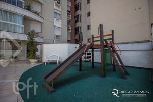 Image 31 - 825610