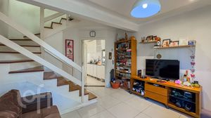 Image 16 - 825621