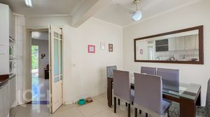 Image 15 - 825621