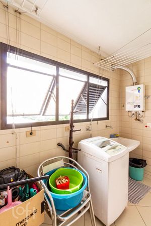 Image 17 - 825622