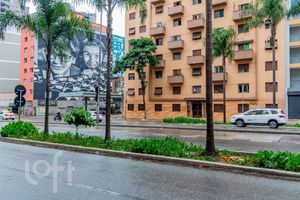 Image 25 - 825624