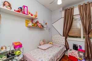 Image 15 - 825624