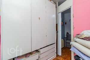 Image 17 - 825624