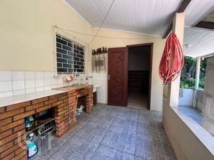 Image 11 - 825696
