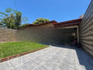Image 15 - 825696