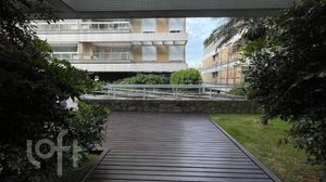 Image 60 - 825711