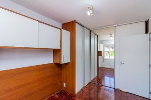 Image 16 - 825741