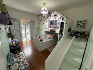 Image 19 - 825777