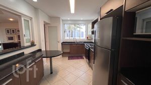 Image 30 - 826038