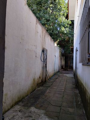Image 11 - 826220