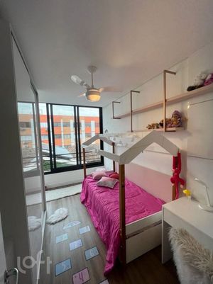 Image 8 - 826225