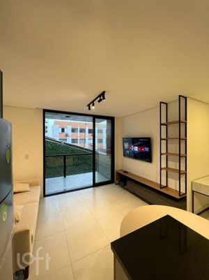 Image 23 - 826225