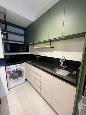 Image 22 - 826225