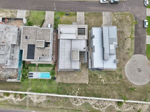Image 23 - 826246