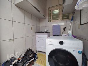 Image 20 - 826248