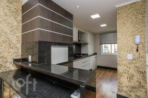 Image 13 - 826257