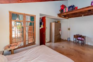 Image 33 - 826277