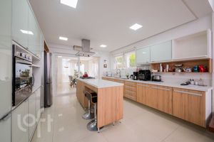Image 9 - 826296