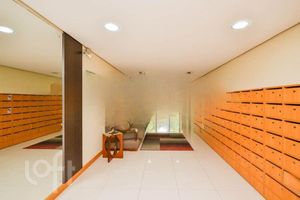 Image 32 - 826324
