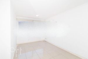 Image 3 - 826324